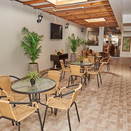 Hostal Montecarlo Camaná Exteriör bild